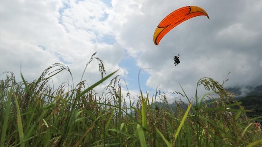 Paragliding festival returns Yen Bai province