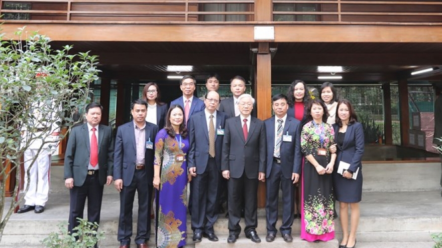 Party chief pays tribute to late President Ho Chi Minh