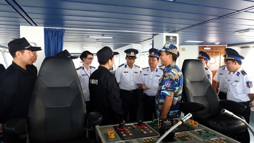 
        Vietnam, China coast guards conduct joint fishery patrol
                              