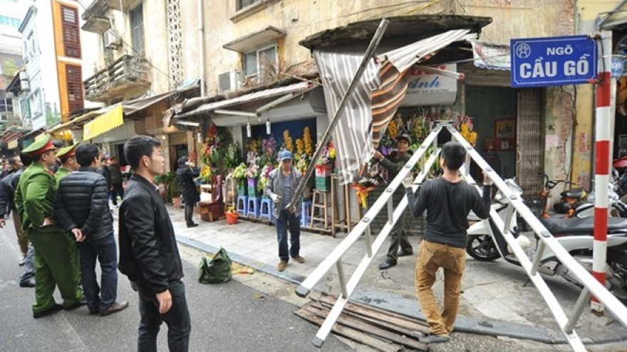 Hanoi, Danang start operation clear pavements