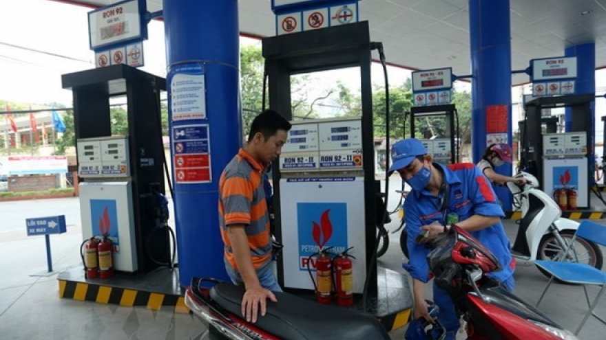 Vietnam spends US$3.6 million on petrol imports