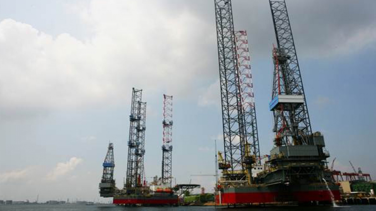 Gazprom, PetroVietnam jointly operate Dung Quat refinery