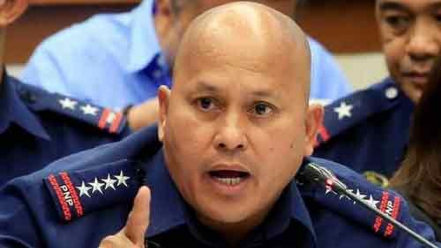 Philippines: 300 police involved in drug