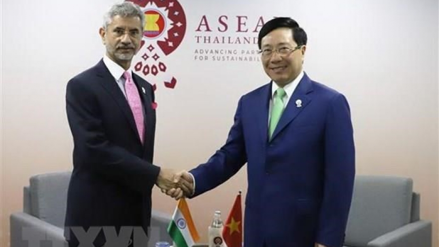 Deputy PM holds bilateral meetings on AMM-52 sidelines
