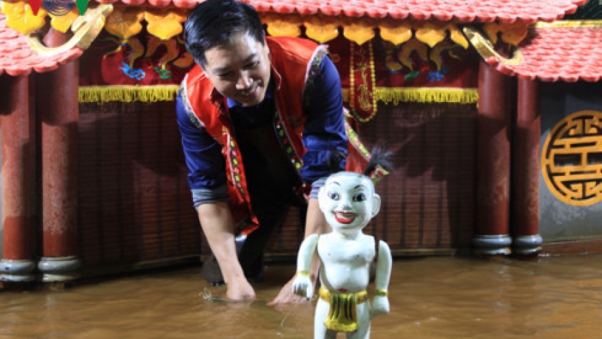 Phan Thanh Liem modifies traditional puppetry