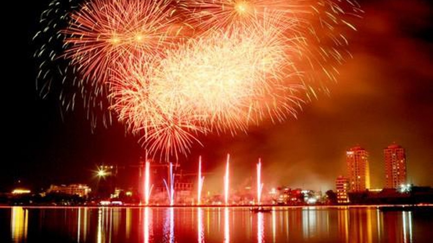 Firework display to celebrate opening of Nha Trang-Khanh Hoa Sea Festival 