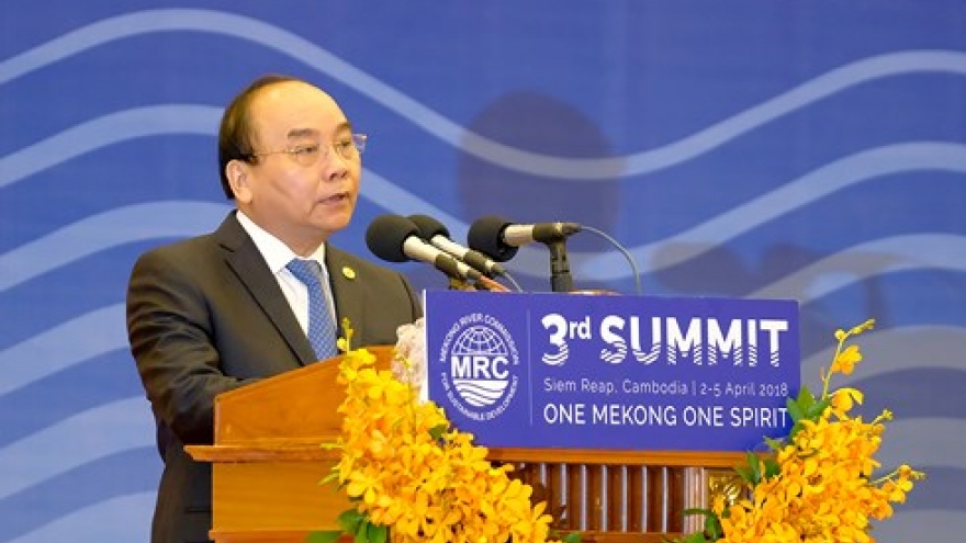PM Phuc underscores sustainable use of water resources of Mekong River