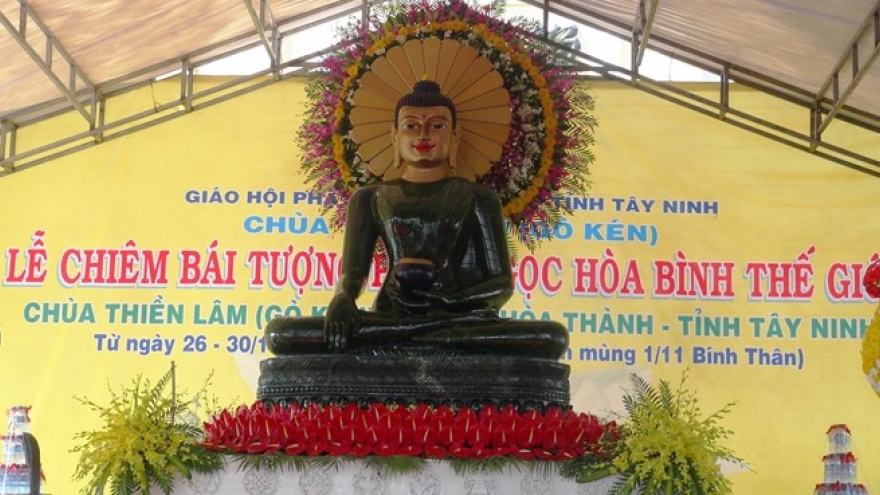 
        Jade Buddha statue arrives in last Vietnamese destination
                              