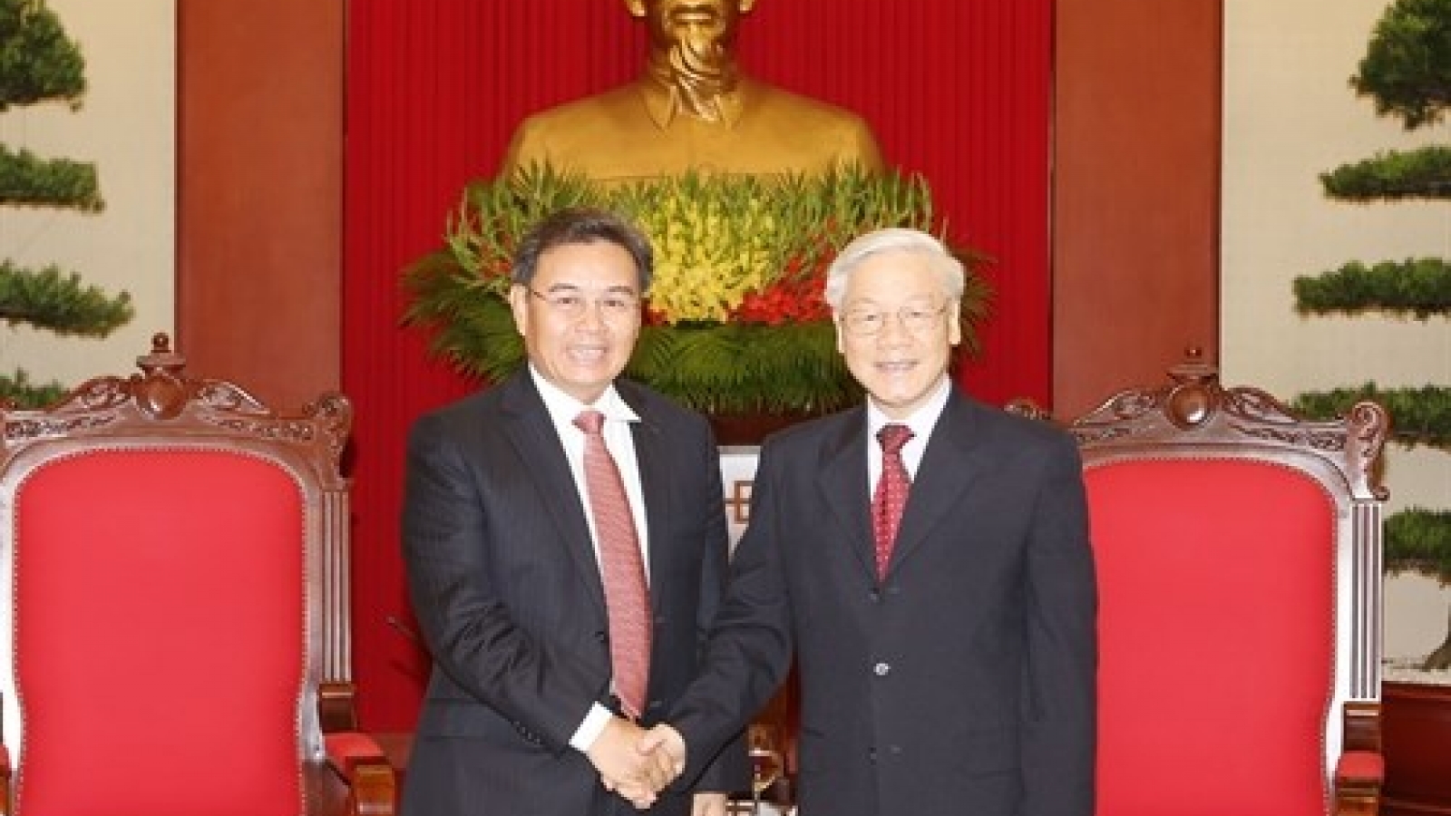 Party chief stresses role of fronts, associations in bilateral ties