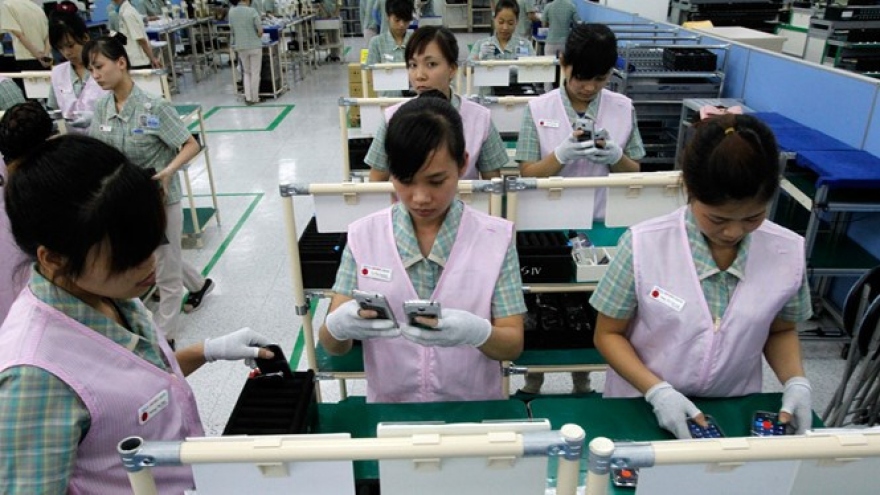 Vietnam’s exports of mobile phone, parts surge in H1