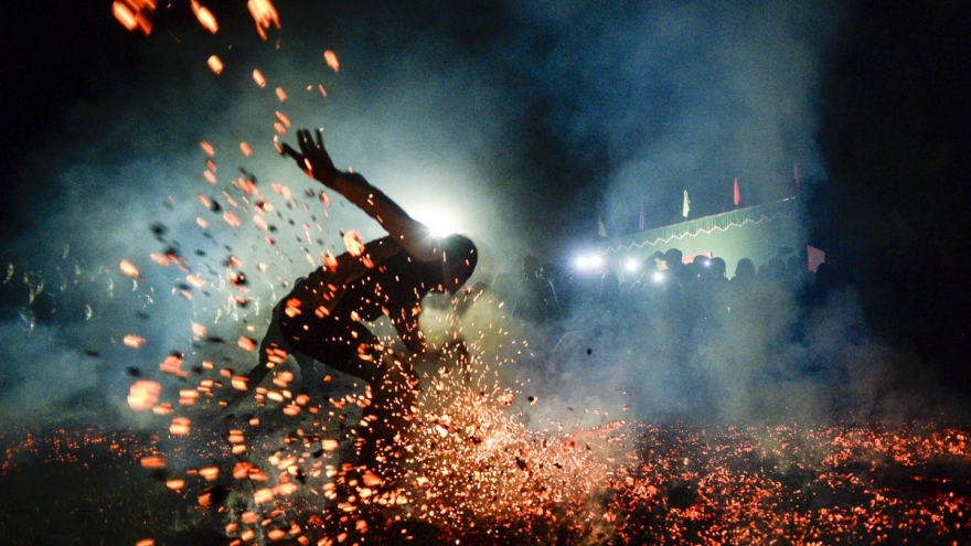 Vietnamese photographer listed among finalists of Smithsonian contest 