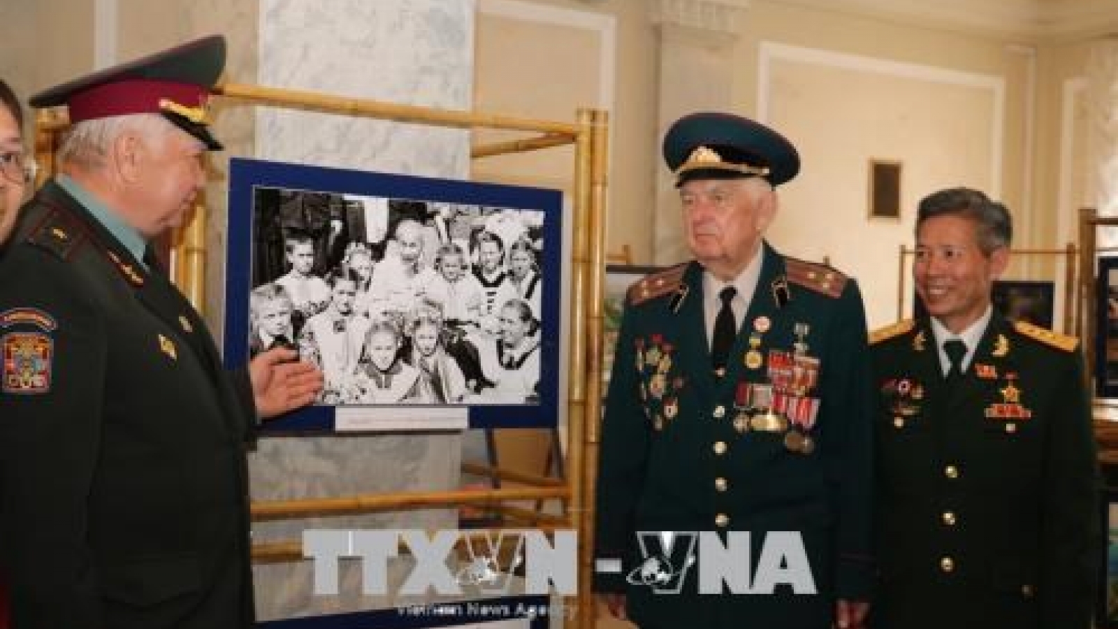 Photo exhibition in Ukraine features Vietnamese land, people