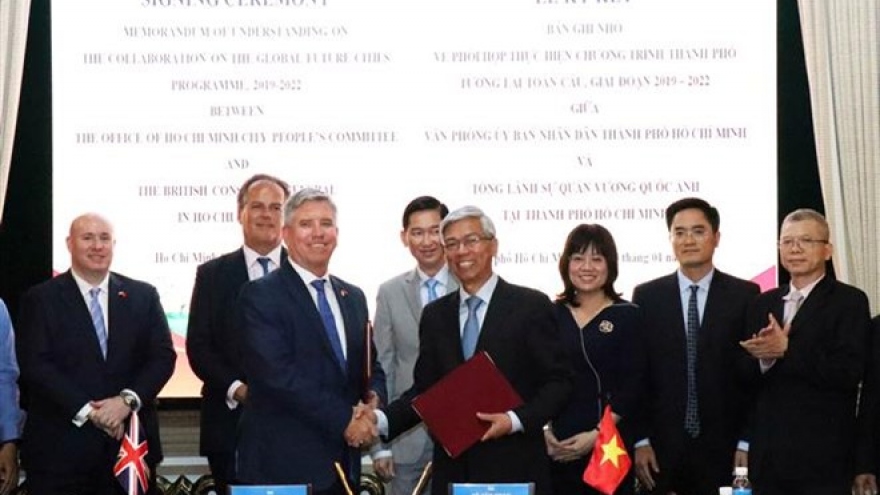 Vietnam, UK work together on smart city building
