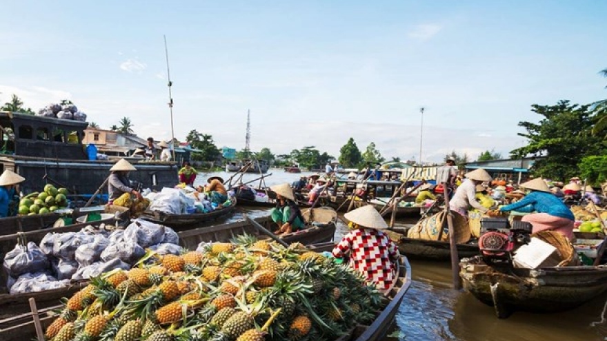 “Rivers of Vietnam” photo exhibition comes to Hanoi