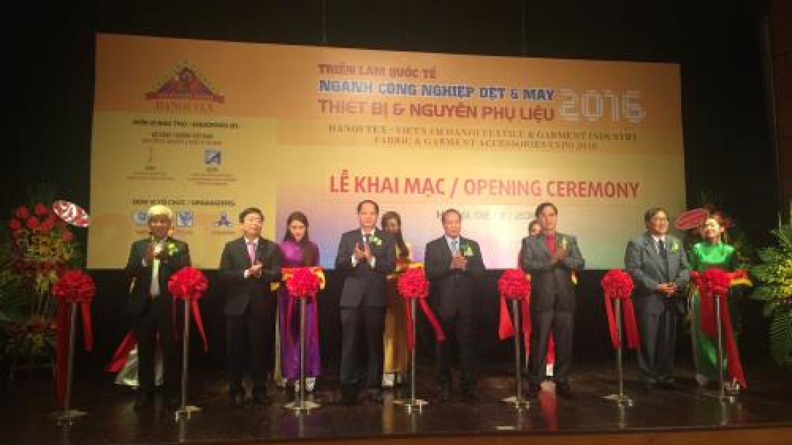 Garment technology expo kicks off in Hanoi