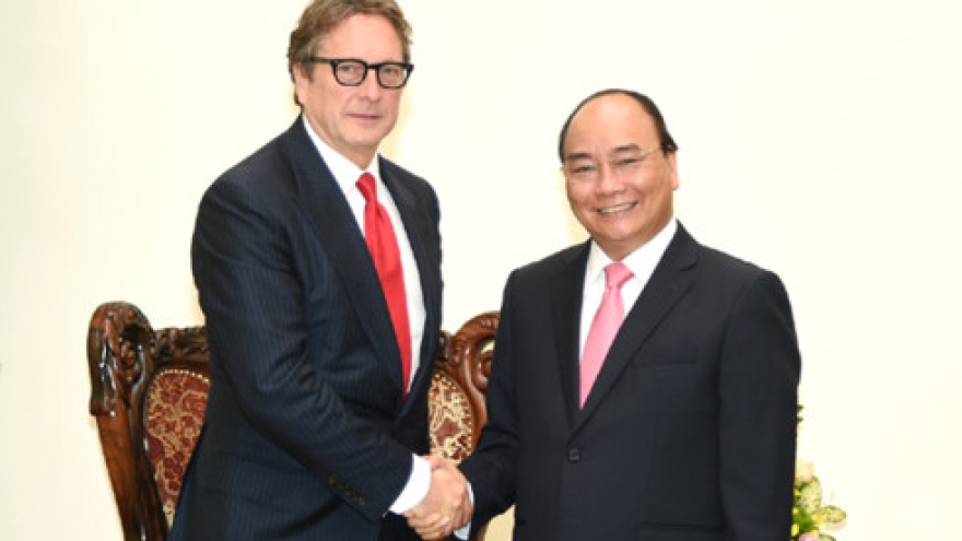 PM pledges favorable conditions for US investors