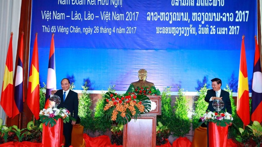 Vietnam, Laos launch year of solidarity, friendship