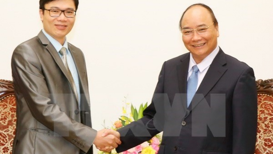 Prime Minister meets France-based Vietnamese professor