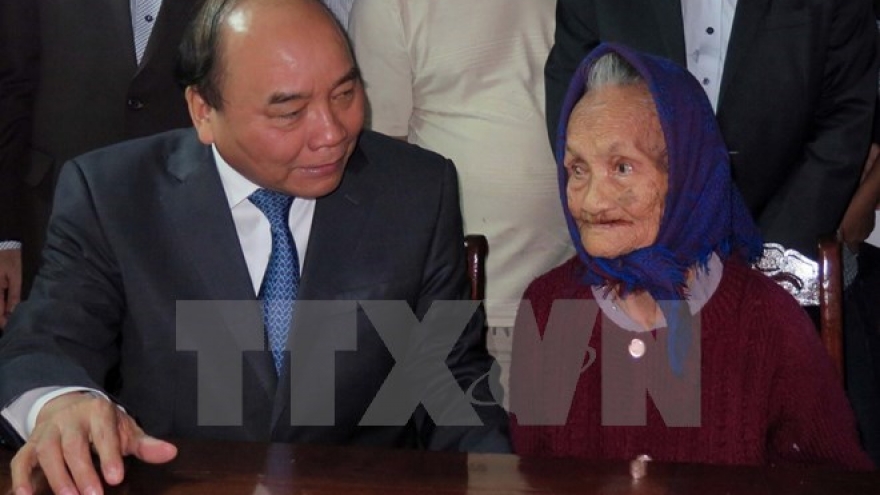PM visits heroic mothers in Quang Nam