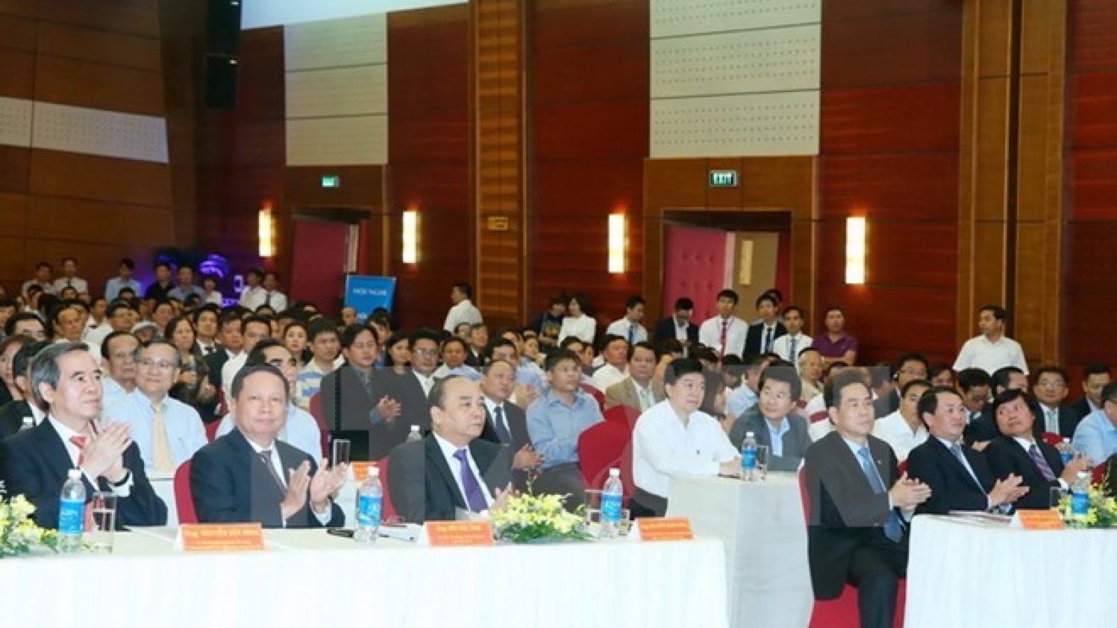 PM urges Hoa Binh to improve investment environment