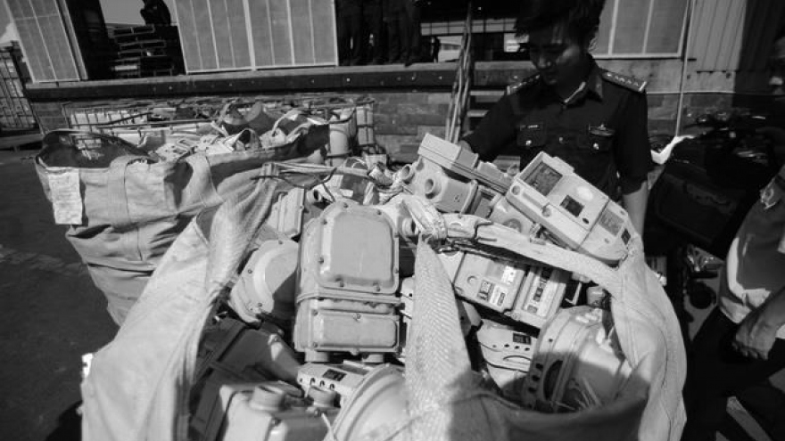 Ways sought to tighten management over plastic waste imports