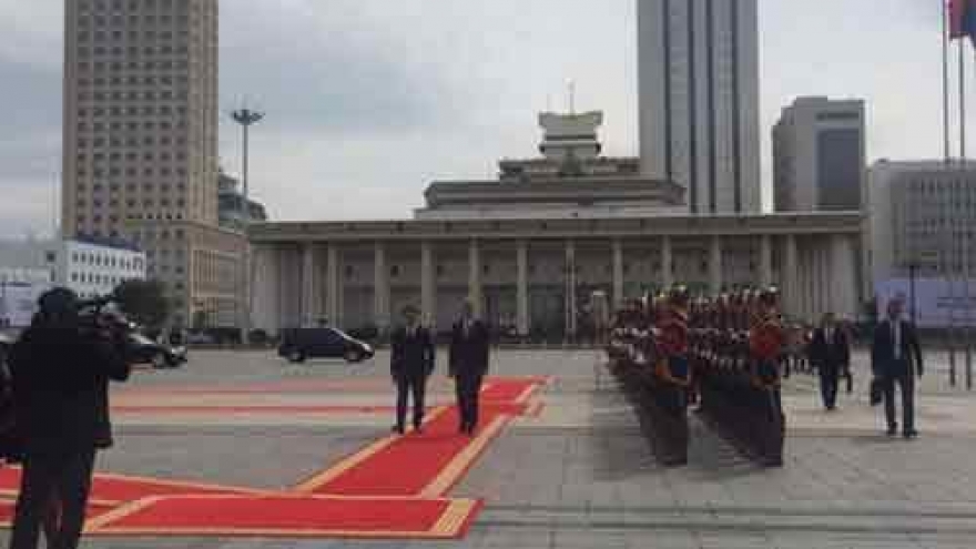 Singaporean PM visits Mongolia to explore energy market