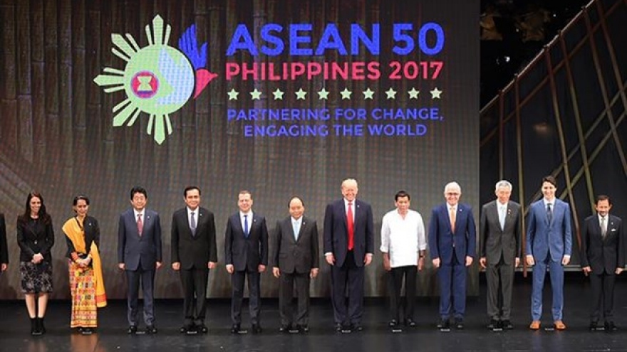 Vietnamese PM attends ASEAN Summit in Philippines