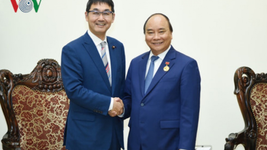 Government leader, Party official host special advisor to Japanese PM