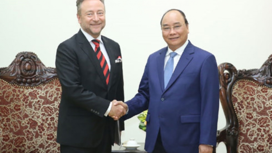 PM pledges favourable conditions for Czech businesses