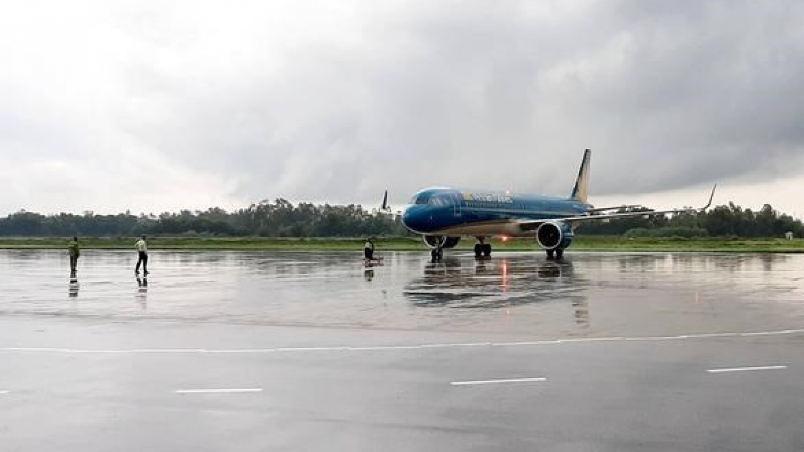 Flights cancelled, rescheduled due to tropical storm Podul