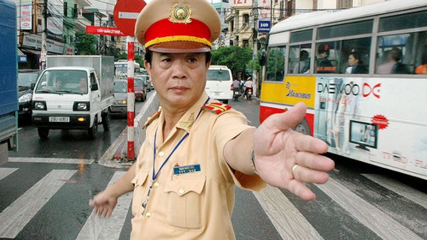 5 Vietnamese punished for revealing police checkpoints on Facebook