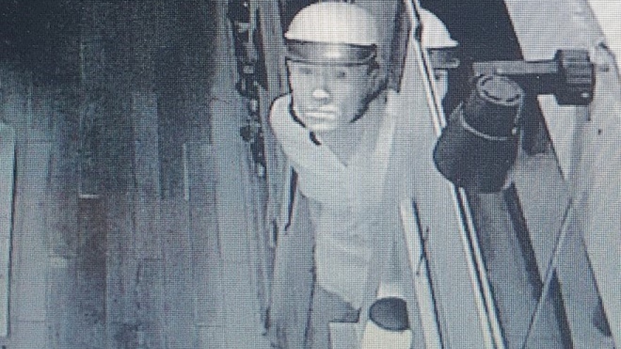 HCM City police search for restaurant burglars caught on camera