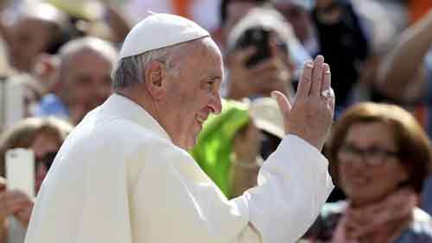 Pope to issue eagerly-awaited document on family and marriage