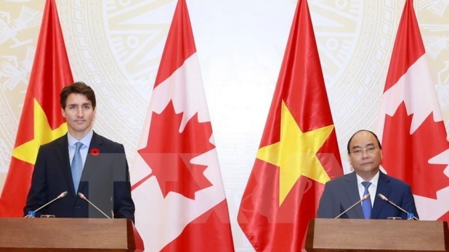 Vietnamese, Canadian PMs co-chair press conference