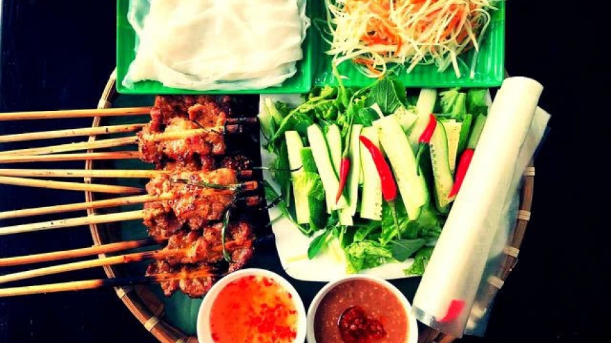 Street food in Hoi An ancient town