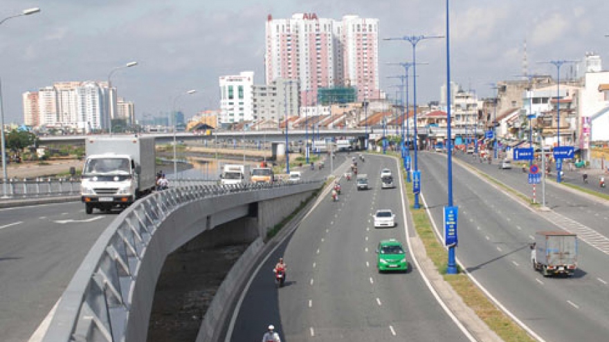 How to tighten public investment?