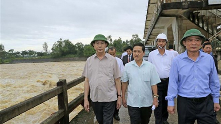 President Tran Dai Quang visits storm-hit families