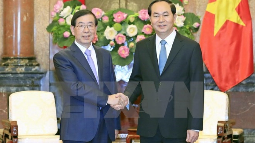President receives Special Envoy of RoK President