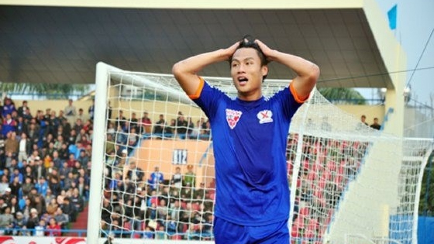 10-man Quang Ninh Coal lose to Home United at AFC Cup