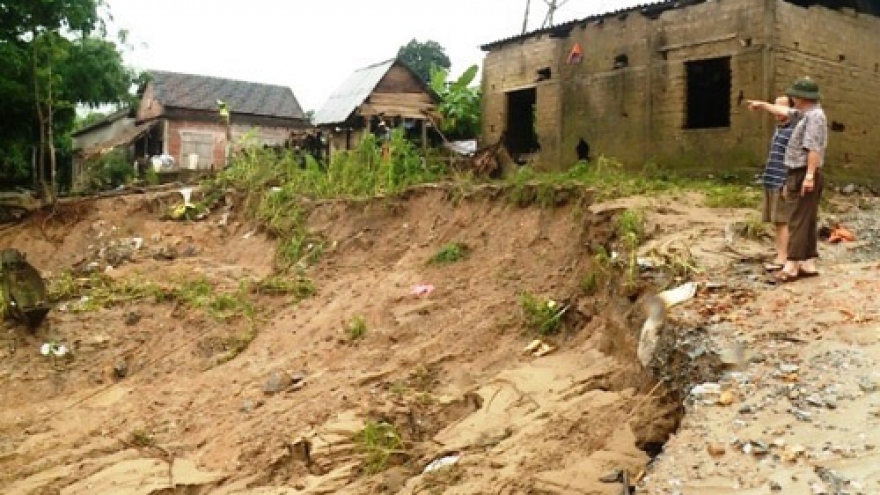 Riverbank erosion threatens lives in central region
