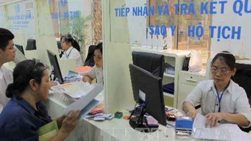 Over 900 granted Vietnamese citizenship