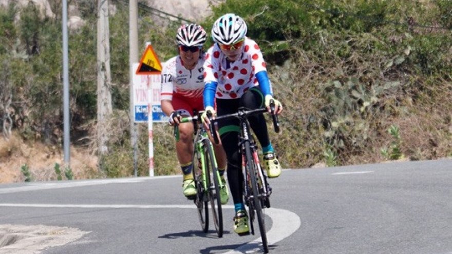 Lee wins fifth stage, Mai still in lead
