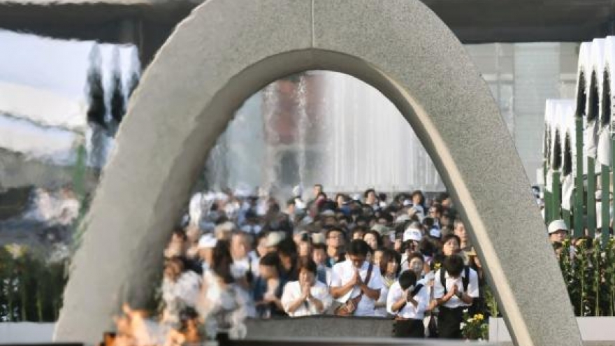 Japan remembers Hiroshima, urges world to follow Obama and visit