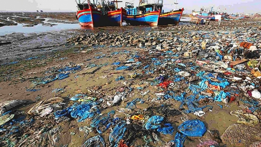 Vietnam sets target of eradicating plastic waste