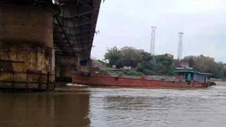 
        Nearly 200 railway bridges at high risk
                              
