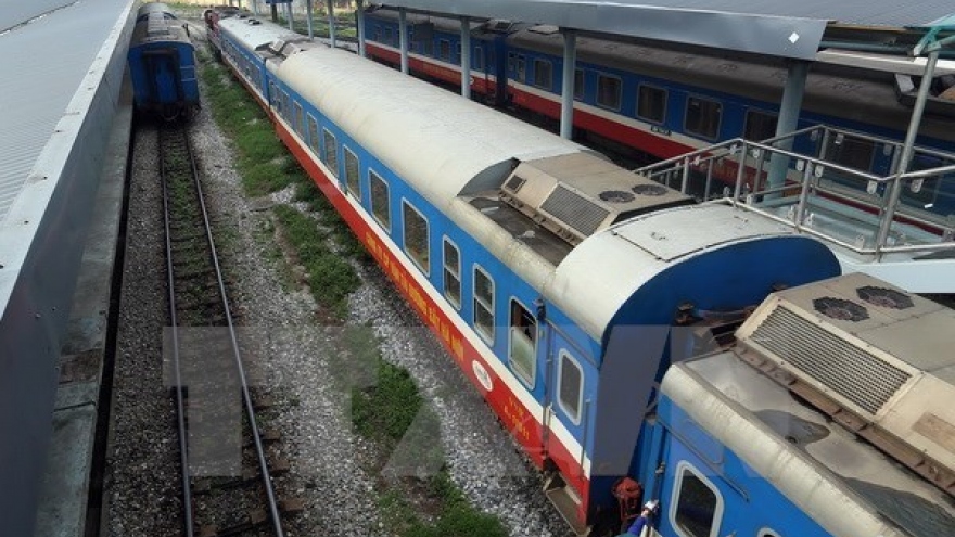 Thong Nhat Railway adds new carriages