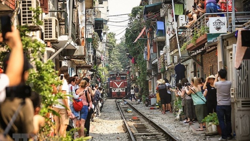 Hanoi welcomes over 2.4 million tourists in January