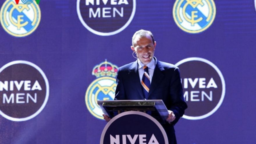 Former Spanish football star lands in Vietnam