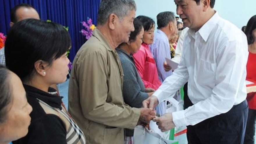 Vietnam Red Cross Society hosts Lunar New Year charity program