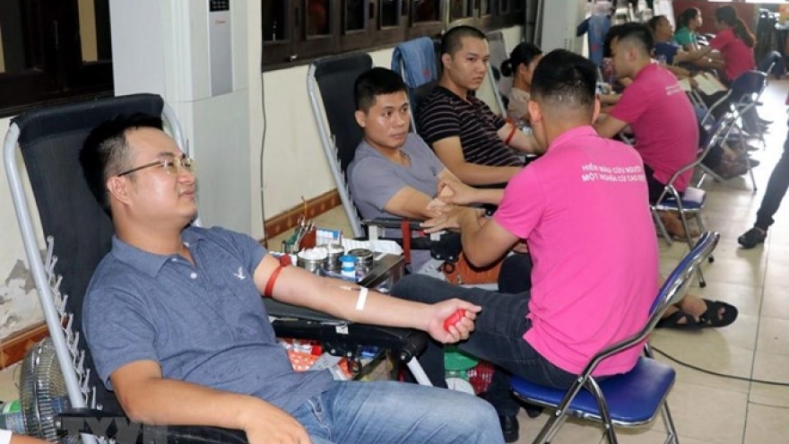 Red Journey blood donation campaign reaches Hanoi